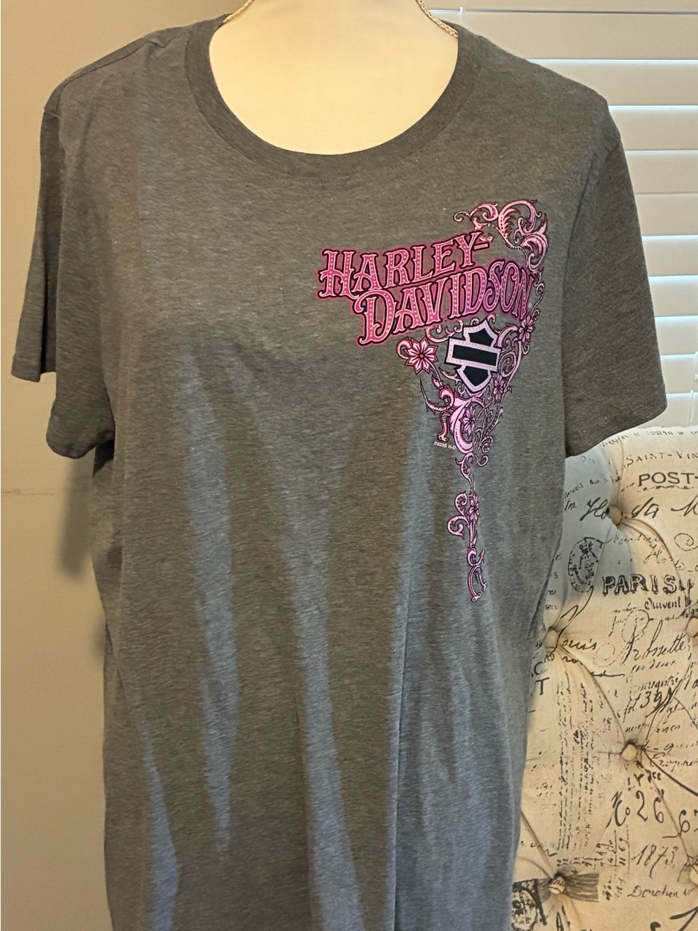 Harley-Davidson Gray Shirt with pink details